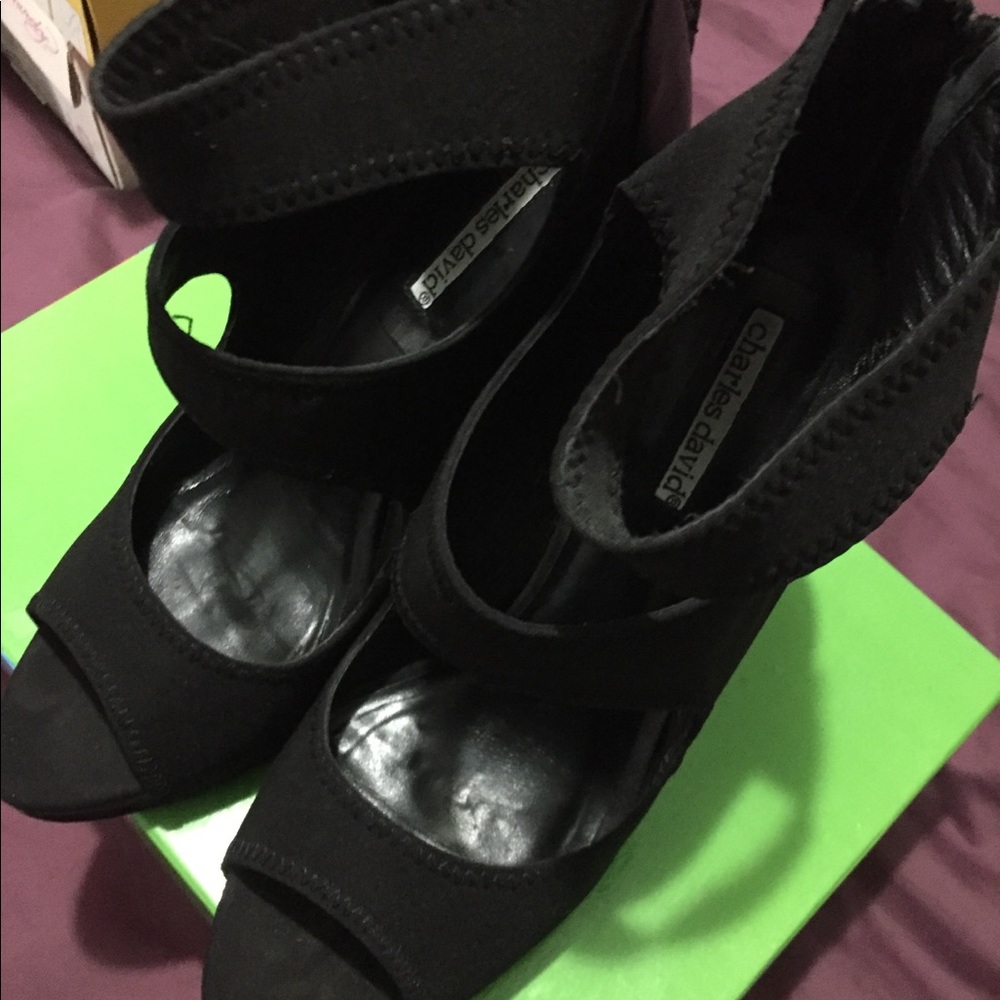 Heels - Picture 3 of 4